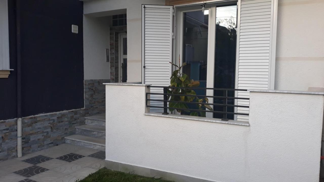Odise'S Suite Korce Buitenkant foto