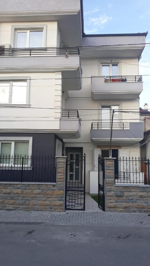 Odise'S Suite Korce Buitenkant foto